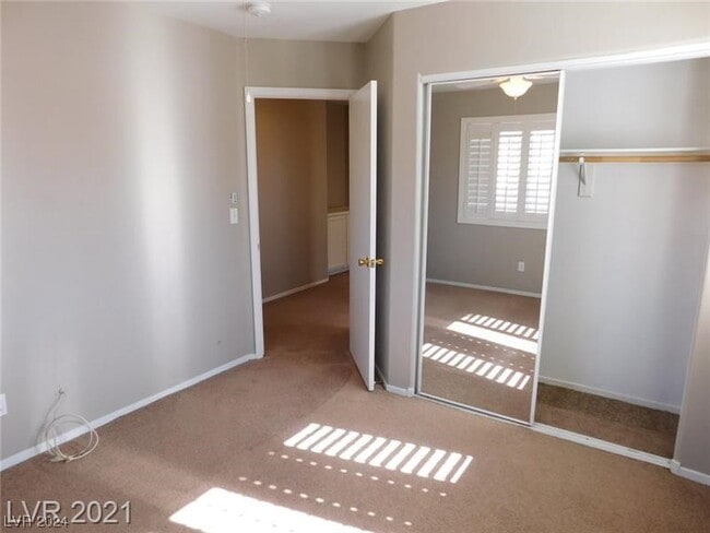Building Photo - 190 Renville Ct