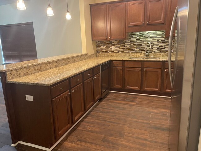 Building Photo - 4028 Brook Stone Dr