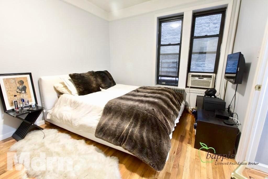 Primary Photo - 425 W Broadway