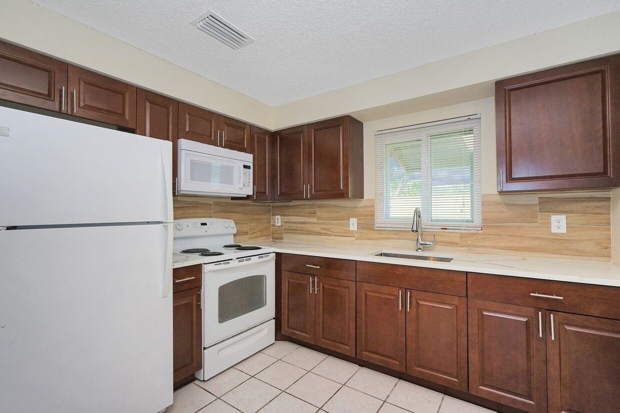 Photo - 2716 SW 46 STREET #1-2