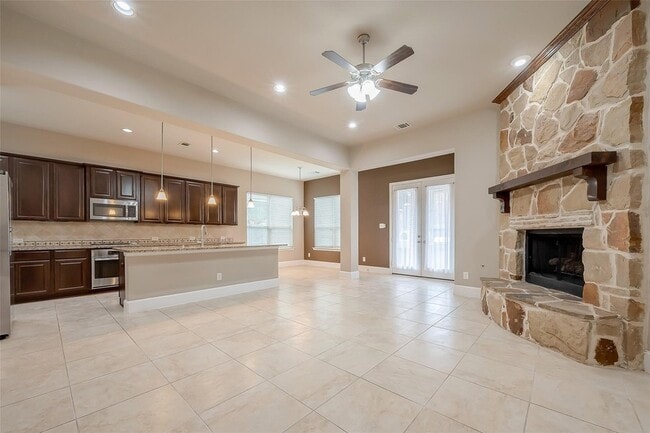 Foto del edificio - 16811 Kilgarth Dr