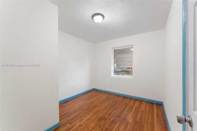 Building Photo - 3 bedroom in Miami FL 33127