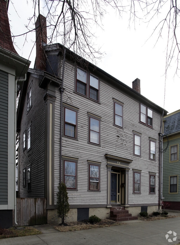 Building Photo - 64 Dexter St