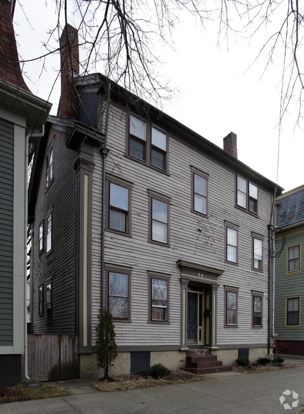 Foto del edificio - 64 Dexter St