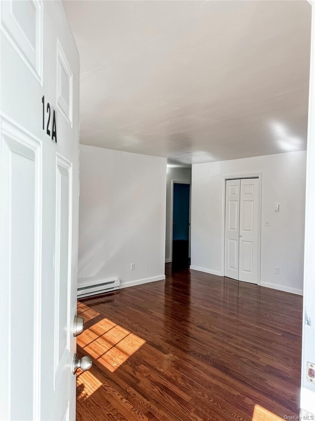 Building Photo - 5 Wildwood Dr