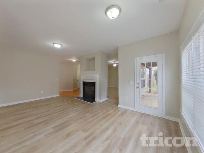 Foto del edificio - 324 Archway Ct