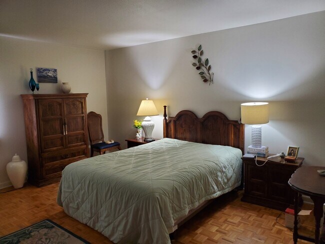 Foto del edificio - 7320 Glenroie Ave