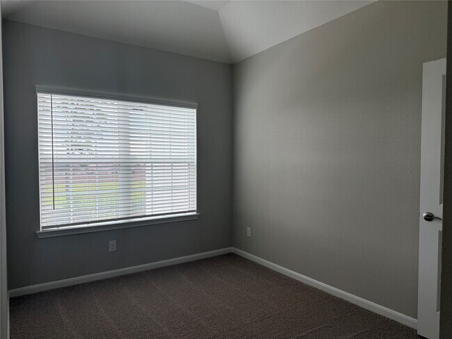 Foto del edificio - 12400 Greens Rd
