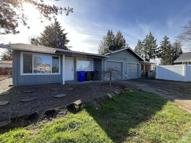 Building Photo - AT1071