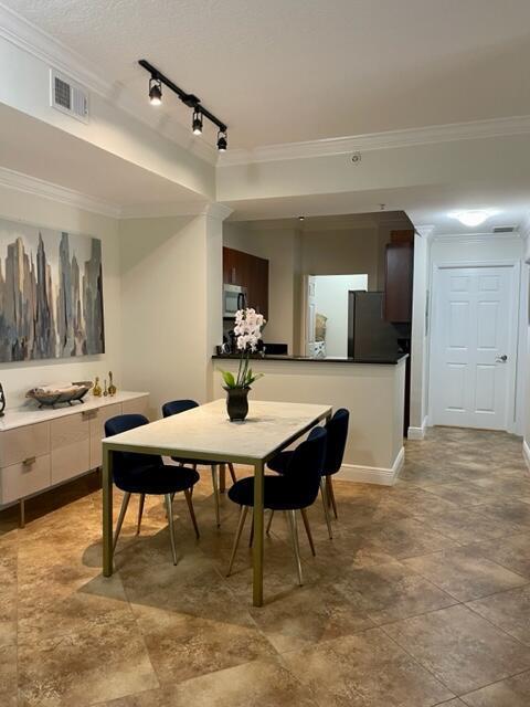 Foto del edificio - 4903 Midtown Ln