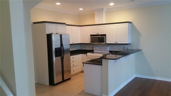 Building Photo - 412 S Westland Ave