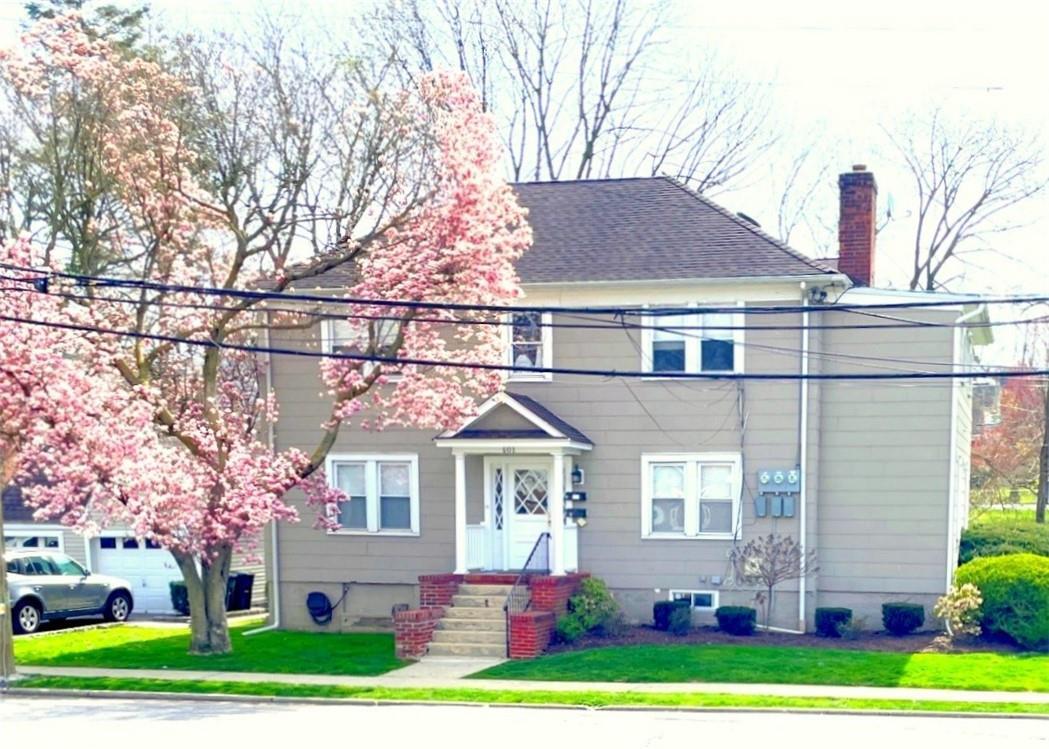 Primary Photo - 601 1st St