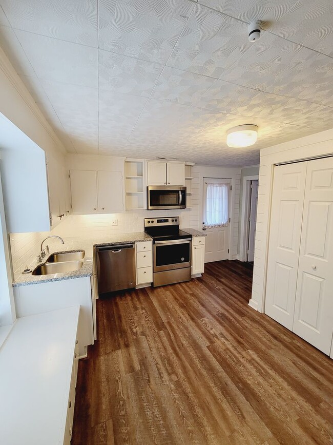 Foto del edificio - WRIGHTSVILLE AVE - Charming Cottage Style ...
