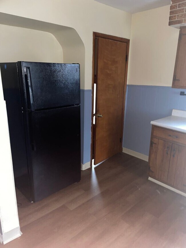 Foto del edificio - 3BR w/ 3-Season Room near North College Hill