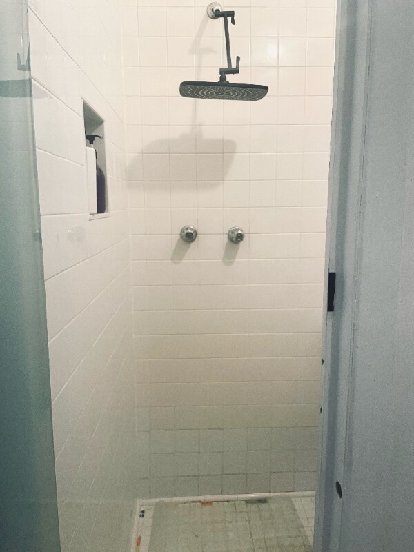 Foto del edificio - 427 E 6th St
