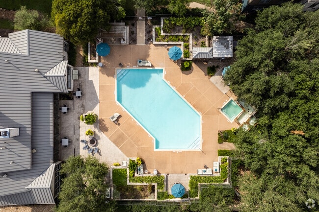 Pool - Lakeline Parmer Lane