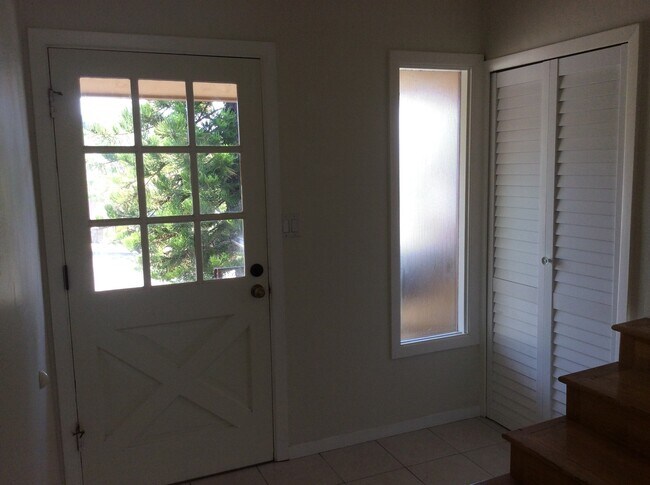 Building Photo - LARGE - SDSU AREA HOME - 4 bedrooms / 3 bath - With Big yard on Canyon!