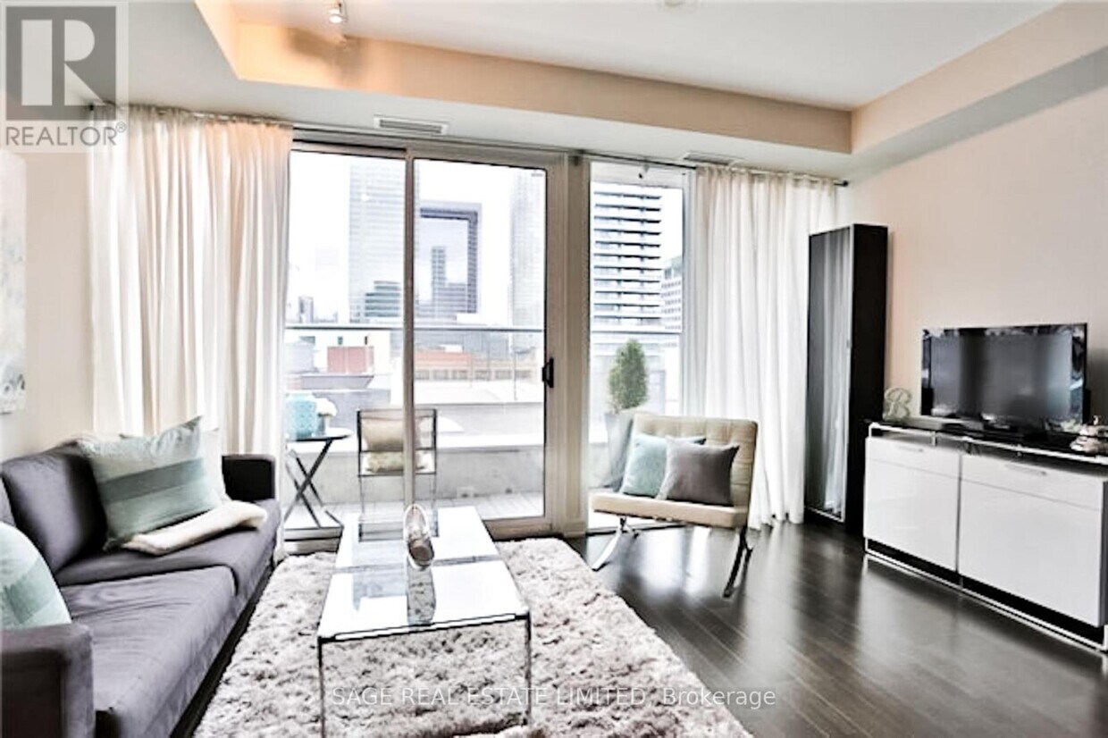 Photo principale - 126-126 Simcoe St