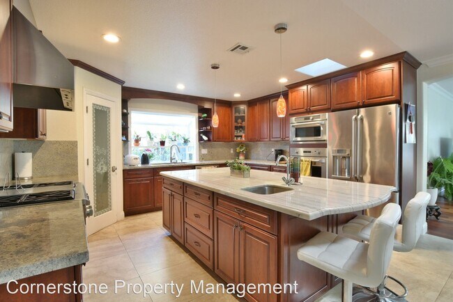 Foto del edificio - 5 br, 3 bath House - 10280 Plum Tree Ln