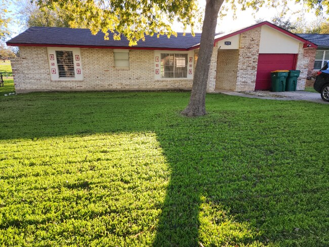 Foto del edificio - 513 Willow Dr