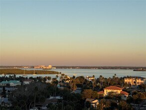 Building Photo - 880 Mandalay Ave