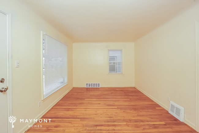 Foto del edificio - 15507 Cloverside Ave