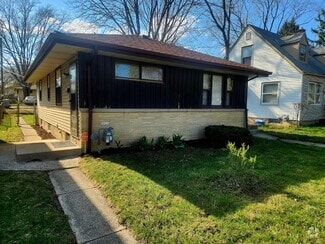 Building Photo - 5921 N 66th St