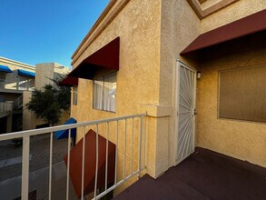 Building Photo - 12221 W Bell Rd