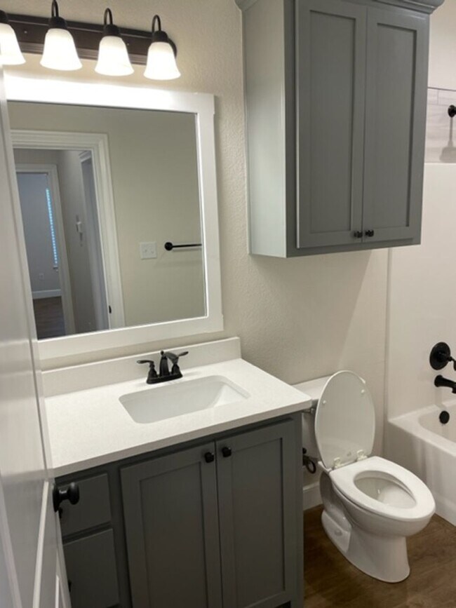 Foto del edificio - 7339 Mountain View Rd