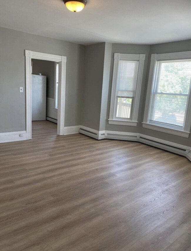 Living room - 292 Grove St