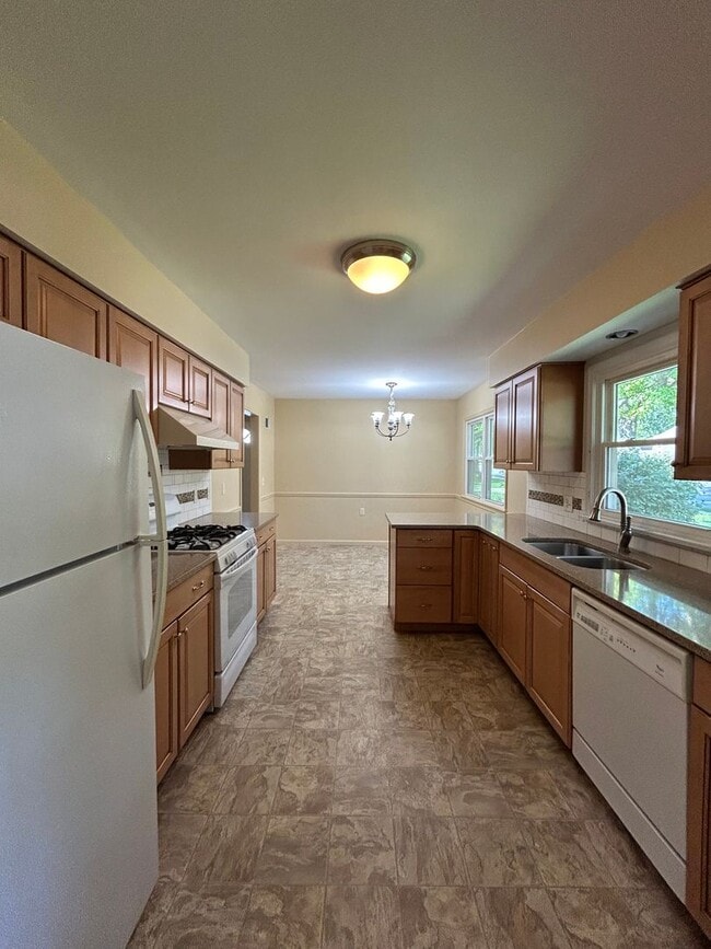Building Photo - 704 N 74th Ave