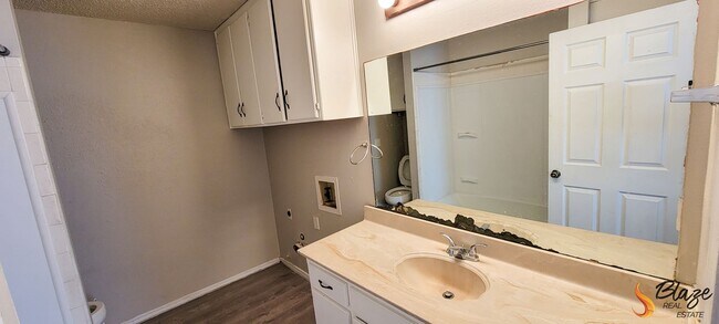 Foto del edificio - 4210 SE 16th Ave