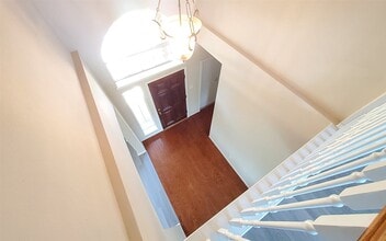 Building Photo - 2906 Humble Dr