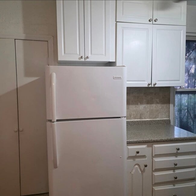 kitchen - 34 Grant St