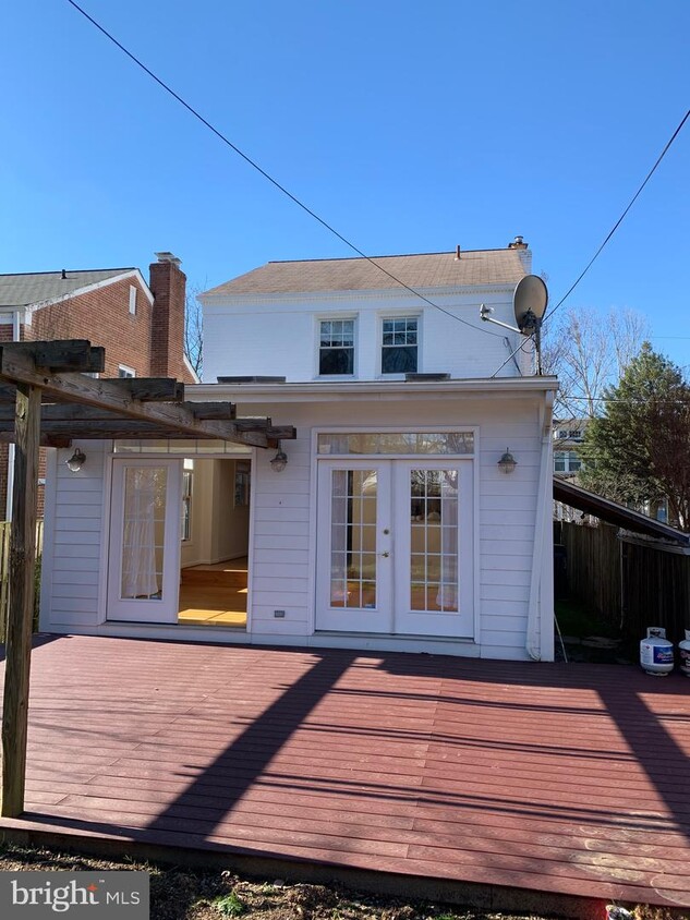 Primary Photo - 5323 42nd St NW