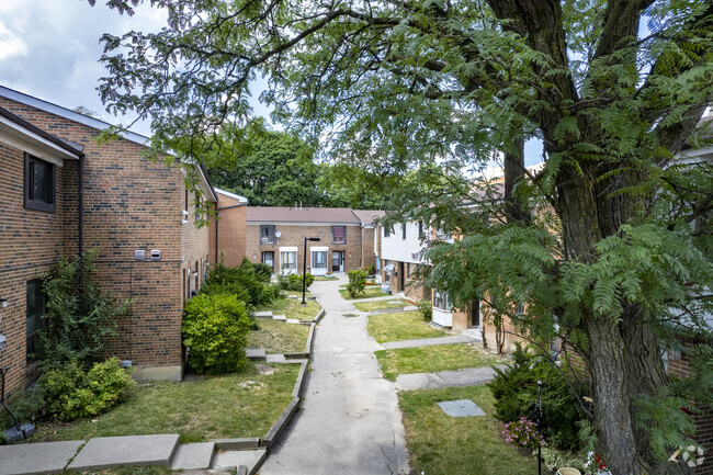 Photo du bâtiment - Gosford Apartments