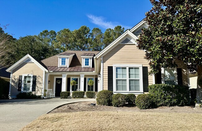 Building Photo - Beautifully Maintained Three Bedroom Home ...