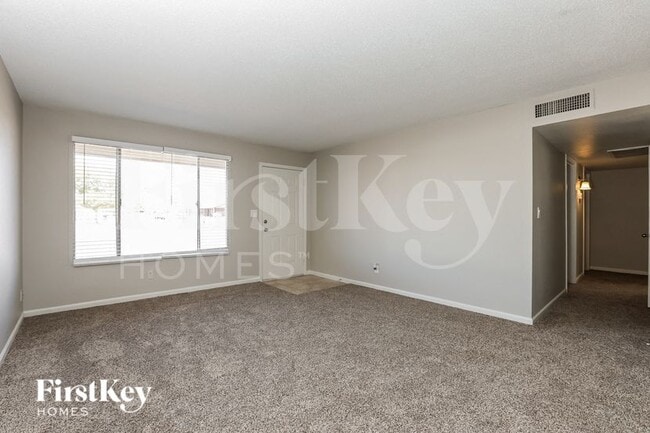 Building Photo - 8807 W Mercer Ln