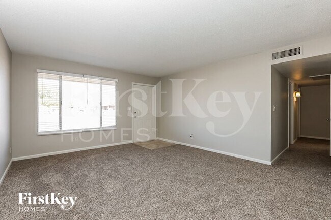 Foto del edificio - 8807 W Mercer Ln