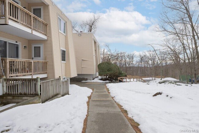 Foto del edificio - 506 Fox Run Ln