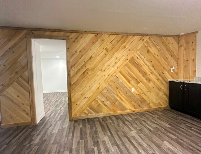 Foto del edificio - 435 Kiesel Ave