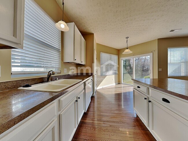 Foto del edificio - 9766 Soaring Breezes