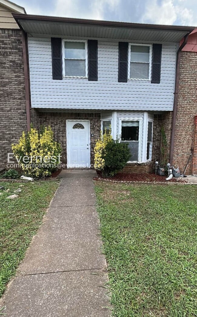 Building Photo - 2445 Hampstead Dr