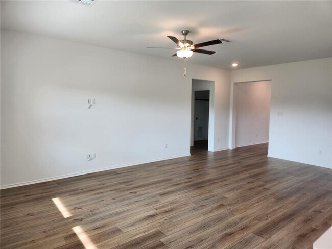 Foto del edificio - 302 Sebring Cir