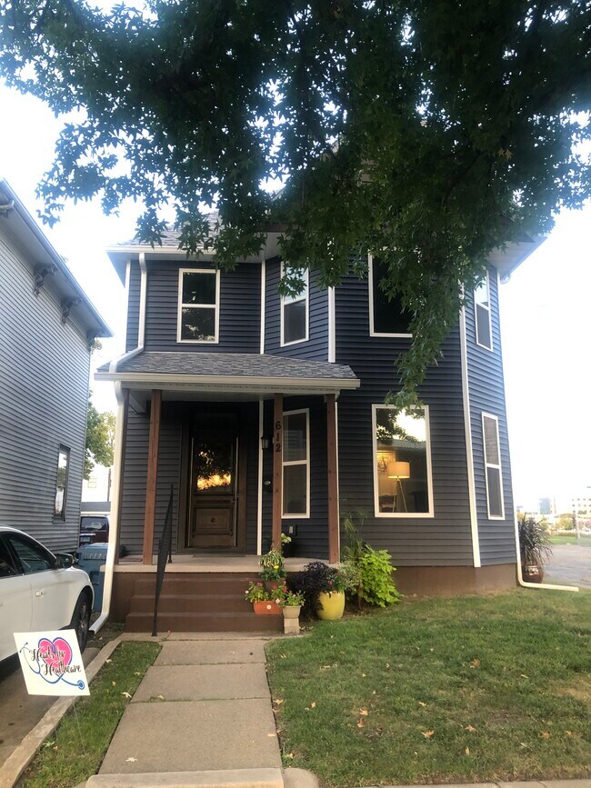 Exterior - 612 N 5th St