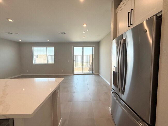 Foto del edificio - 3/BD 2.5/BA Brand New Modern Townhome in S...