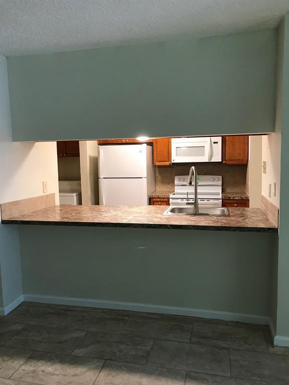 Foto del edificio - 15502 Waverly Dr