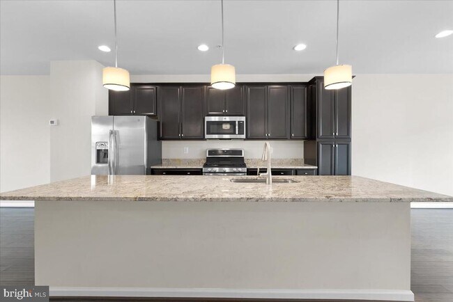 Foto del edificio - 7210 Hartley Ln