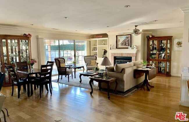 Foto del edificio - 1018 Ridge Heights Dr