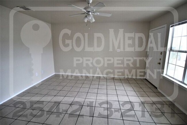 Foto del edificio - Spacious 3-Bedroom, 2-Bathroom Unit in Loma Vista- 3205 Hereford, Unit A, Killeen